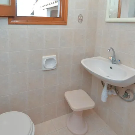 Kavos Room For 3 Next To The Beach Shared Veranda