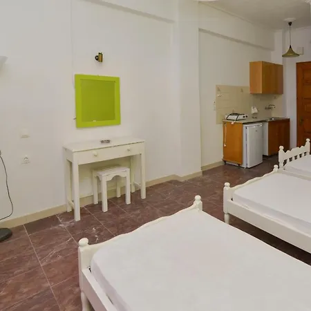 Kavos Room For 3 Next To The Beach Shared Veranda *